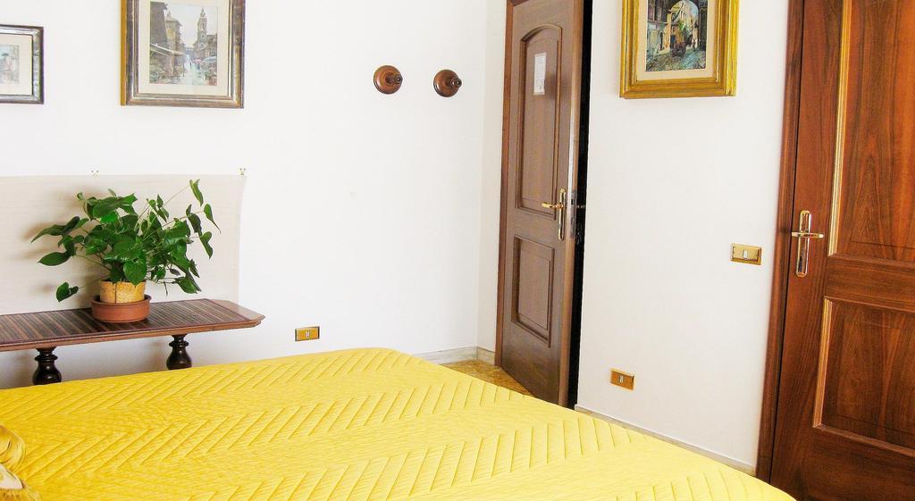 Romulus Rex Roma Exterior foto